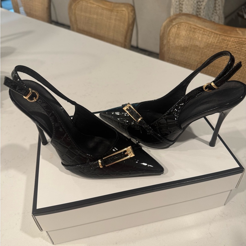 Elegant Black Slingback Heels
NWOT/ BRAND NEW - Picture 3 of 11